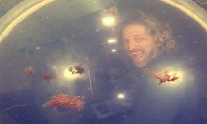 Buzo asegura que rejuveneció 20 años tras pasar 100 días bajo el agua