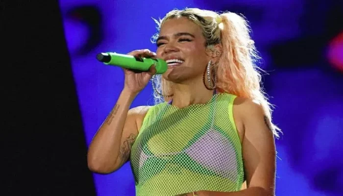 Asesinan a tres personas afuera de concierto de Karol G