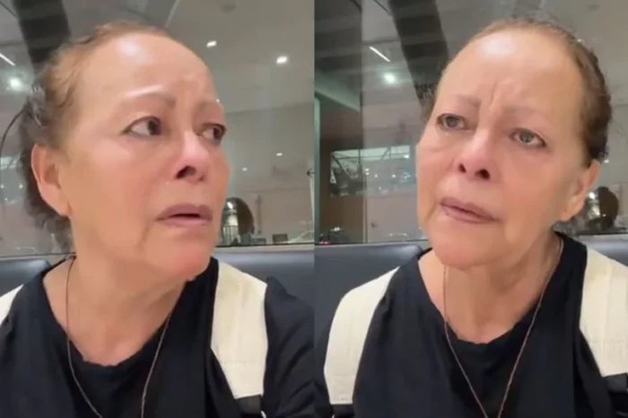 Se fue con sus amigas: Madre llora al ser olvidada por su hija en aeropuerto