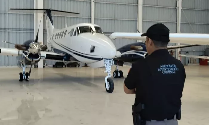 FGR Tamaulipas asegura un avión Beechcraft Super King Air que hacía vuelos clandestinos