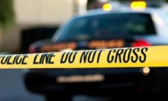 Niño lleva arma a la escuela, mata a uno de sus compañeros y lesiona a otros dos