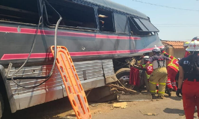 Autobús de La Traketera Banda Ardiente se accidenta; mueren 4 de sus integrantes