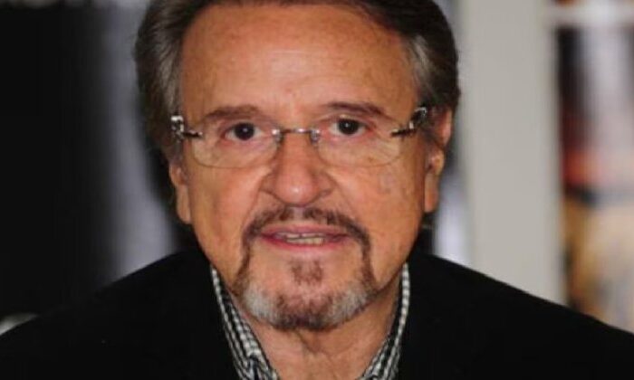 Tunden a Carlos Villagrán ‘Kiko’, por cobrar más de 2 mil pesos por un autógrafo