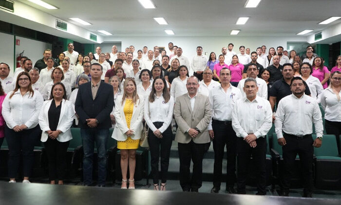 La UAT y el DIF capacitan sobre trabajo en equipo