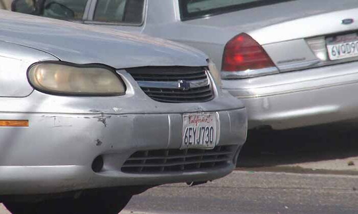 Advierten posibles sanciones por manejar un auto “chocolate” en México