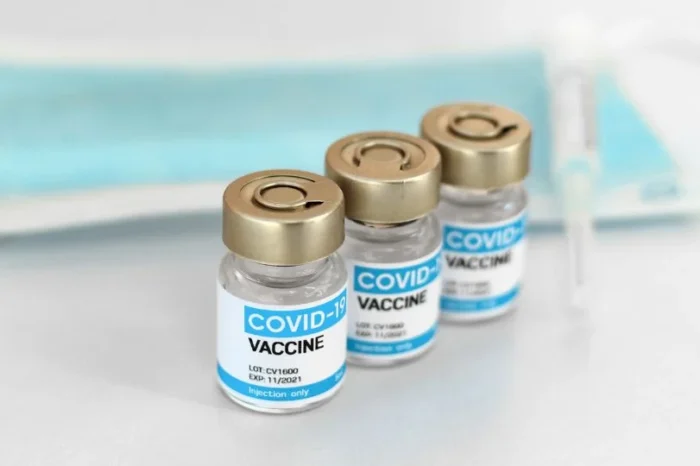 Vacunas anticovid de AstraZeneca serán retiradas de Europa