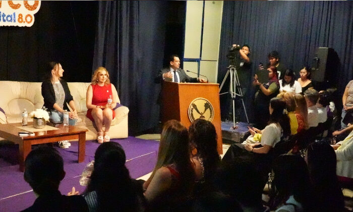 Abordan tema la comunicación en la era digital