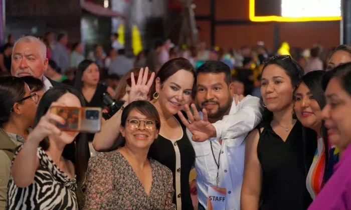 Magisterio de Nuevo Laredo le da su respaldo a Carmen Lilia