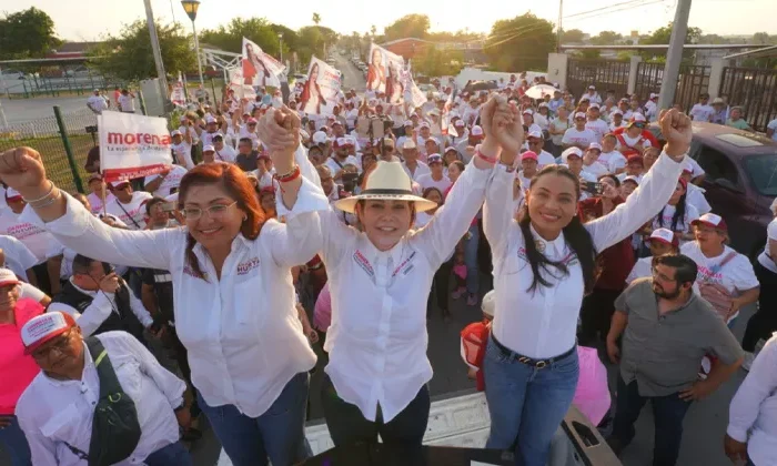 Carmen Lilia Canturosas lleva sus propuestas a la colonia Hidalgo de Nuevo Laredo