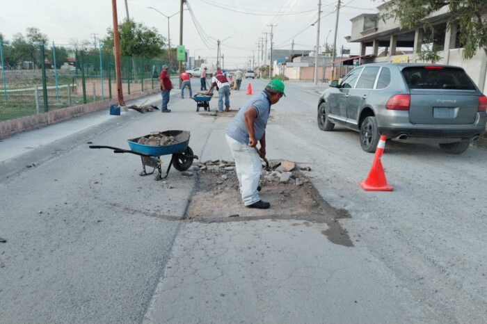Transforma Alcalde Carlos Peña Ortiz vialidades con programa de bacheo