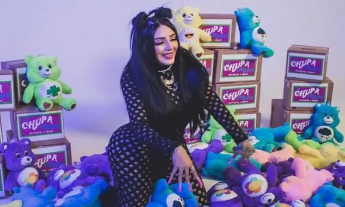 Bellakath regaña a padres que dejan a sus hijos escuchar su música