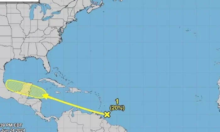 Monitorean onda tropical que tiene posibilidades de desarrollo ciclónico