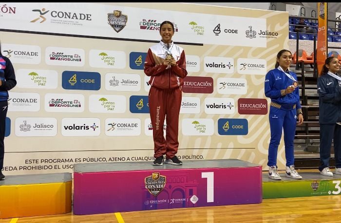 Laura Melisa, karateca de la UAT, es campeona nacional