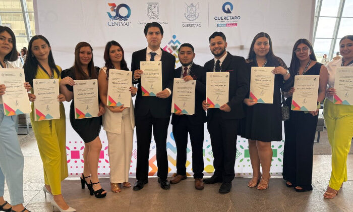 Entregan premio CENEVAL a 17 médicos de la UAT