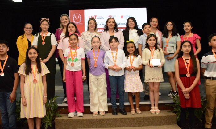 Reconoce el CEINA-UAT a estudiantes