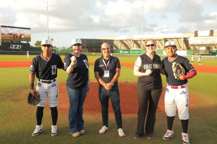 FESTEJAN NEOLAREDENSES 176 ANIVERSARIO CON JUEGO CONMEMORATIVO DE LOS TECOLOTES