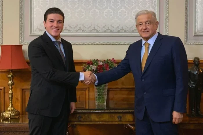 Da AMLO respaldo a Samuel tras freno de Tesla