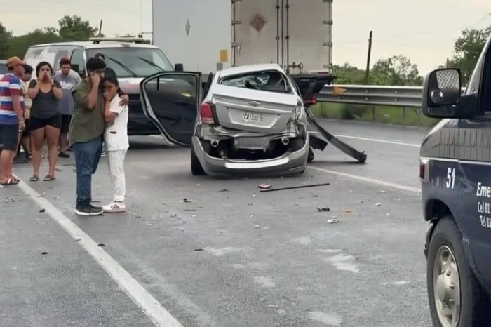 Enfermera se detiene para ayudar en accidente; descubre que fallecidos son familiares