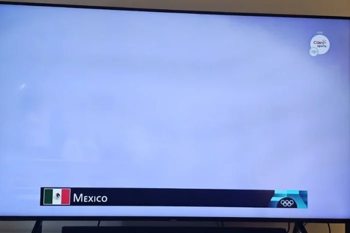 Chorro de agua arruina la presentación de México en París 2024