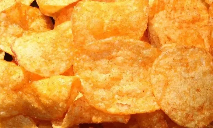 Hospitalizan a 14 alumnos tras comer papas ultrapicantes