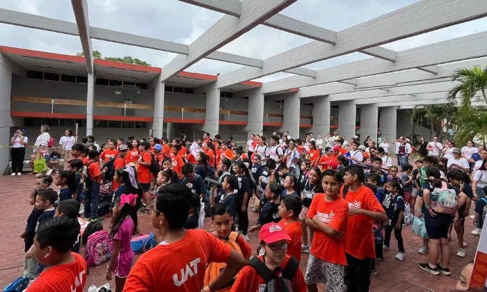 Viven campamento de verano en la UAT