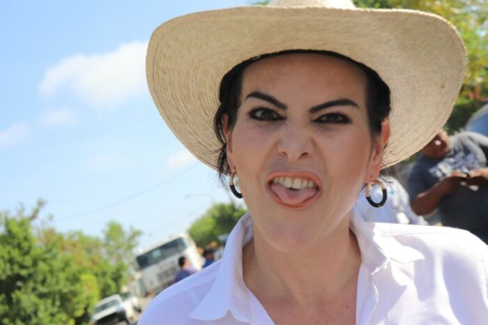 ¿No aprendió Carmen Lilia?