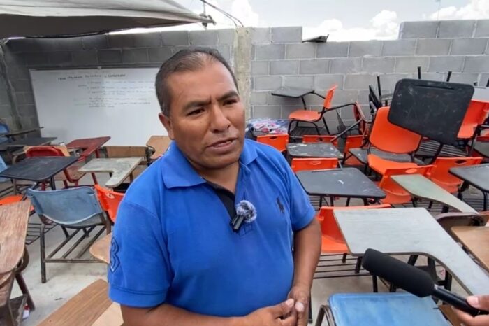 Maestro Efraín de la Cruz Manuel reinstalado tras presión de la Sociedad Civil y Periodistas