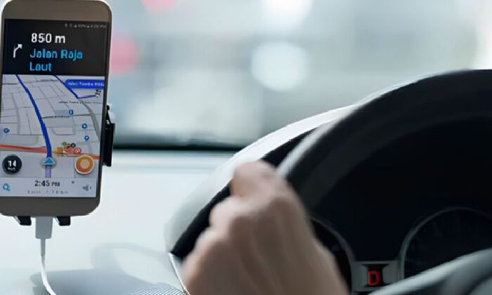 Conductora de taxi graba el momento en que intentaron asaltarla