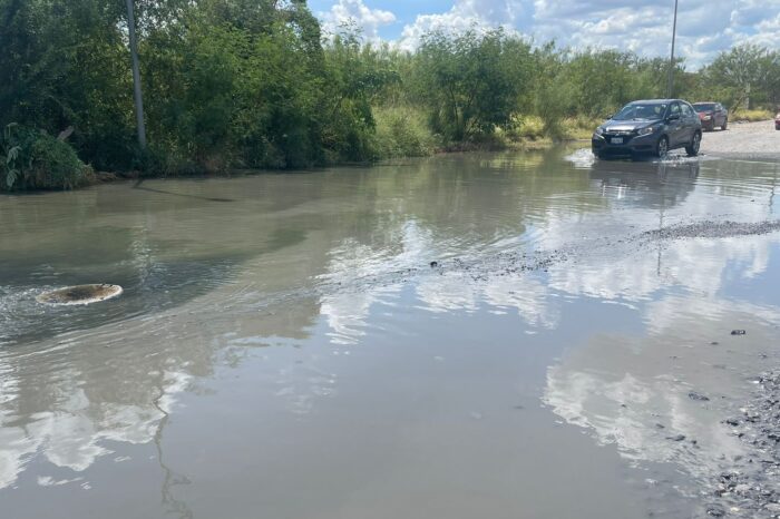 Abandono y desatención en la Colonia "Los Presidentes": El problema de aguas negras y socavones persisten desde hace más de un año