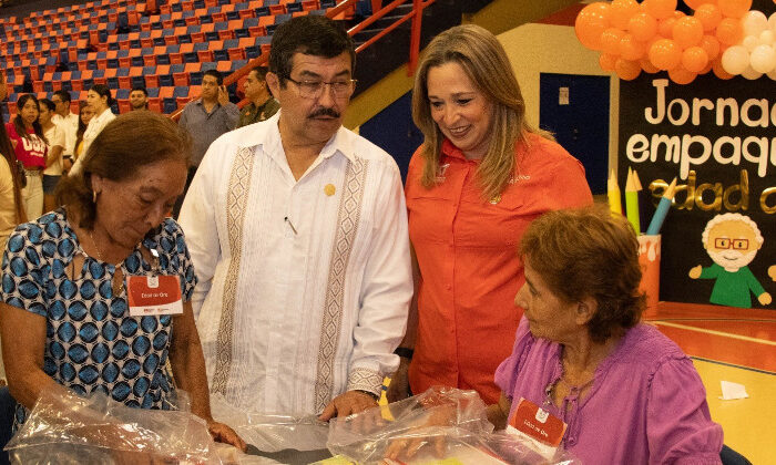 Apoya UAT con útiles a estudiantes zona rural