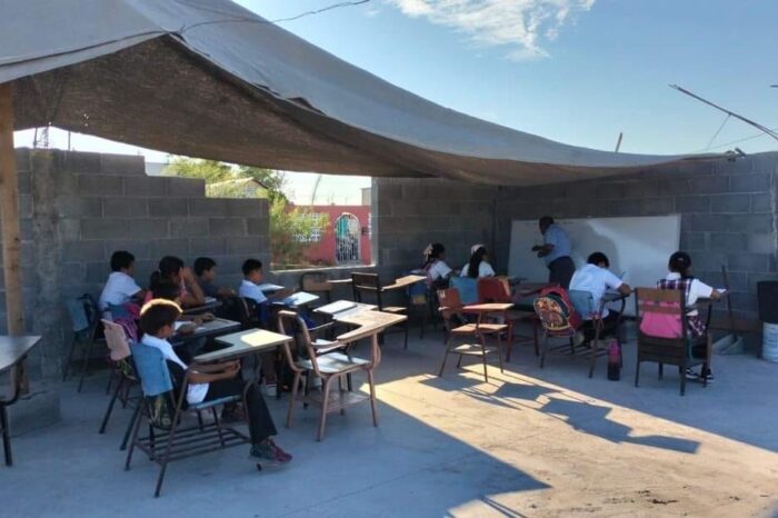 Fundación Carlos Cantú Rosas: Saludos con sombrero ajeno