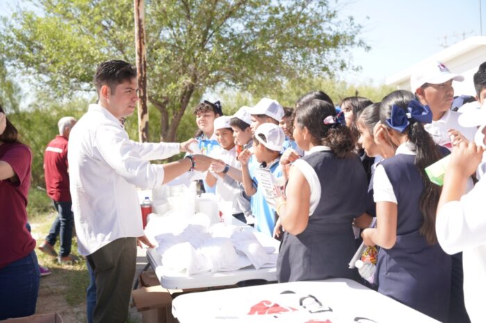 ACERCA IMJUVE SERVICIOS DEL GOBIERNO MUNICIPAL A ESTUDIANTES DE COLONIA EL BAYITO