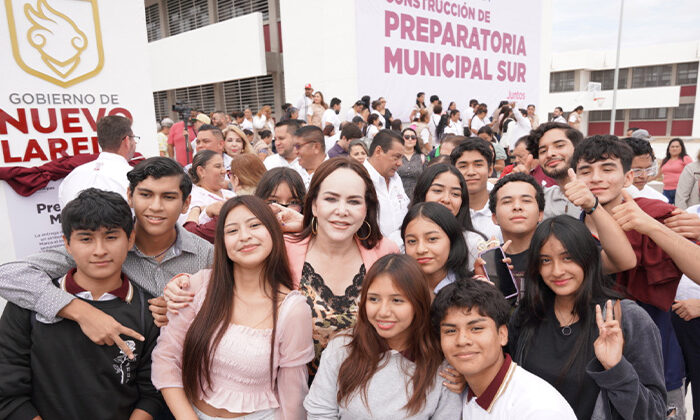 Entrega alcaldesa primer preparatoria autosostenible