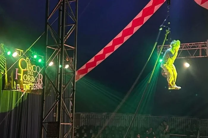 Payaso cae del trapecio en el Circo del Horror en Cuernavaca