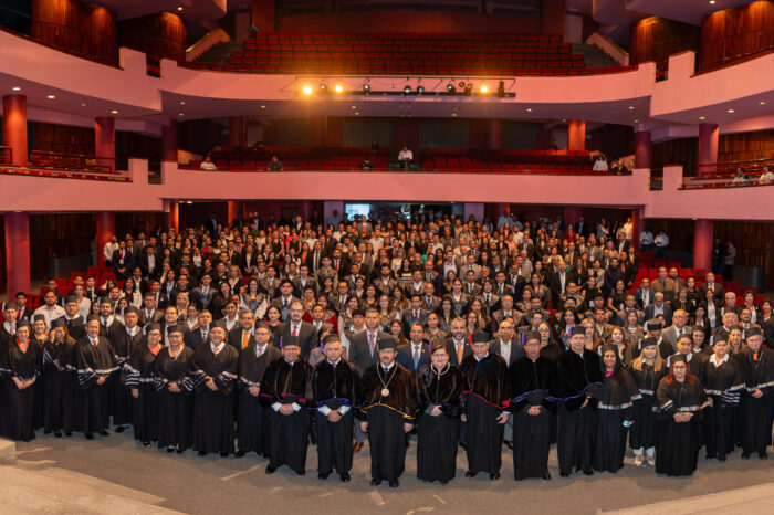 Entrega Dámaso Anaya reconocimientos al mérito universitario 2024