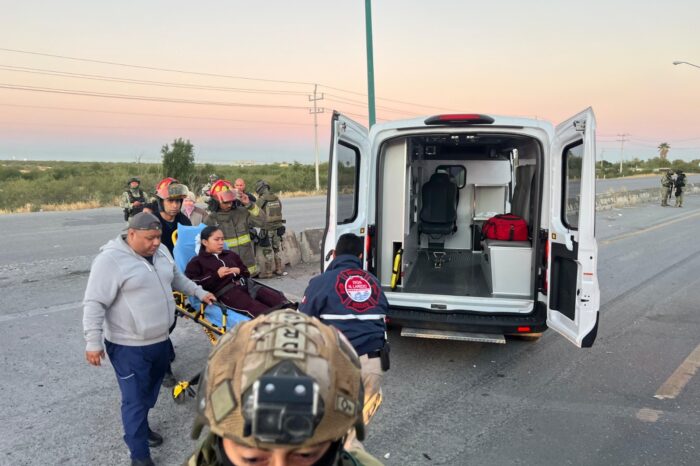 Militares provocan choque en la carretera a Piedras Negras: Lesionan a niña