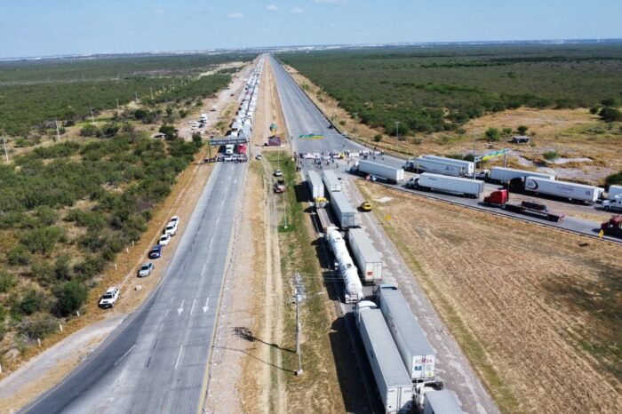 “Si no hay justicia, volvemos a cerrar el puente”: familiares de víctimas de militares