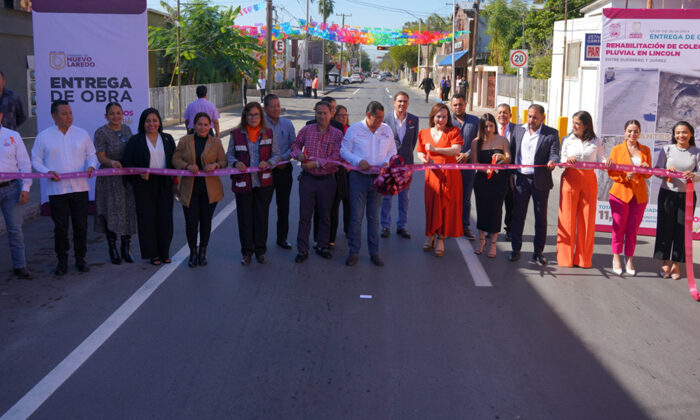 Entrega alcaldesa de Nuevo Laredo colector pluvial