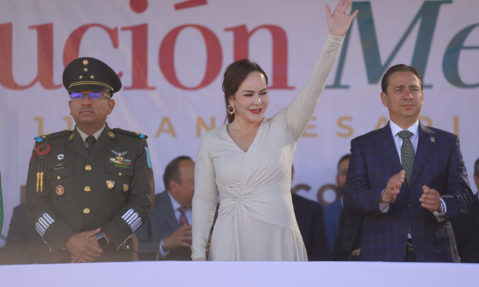 Celebran la Revolución con desfile en Nuevo Laredo