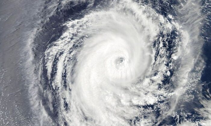 Tamaulipas listo ante posible llegada del Huracán Rafael