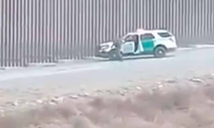 VIDEO: Patrulla Fronteriza arrolla a migrante en intento por impedir que cruzara