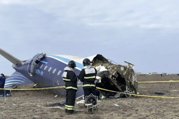 Estrellamiento de avión en Kazajistán deja 38 muertos