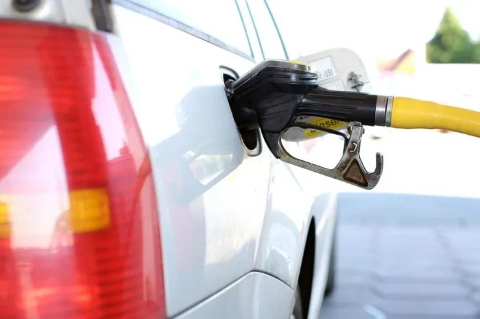 PRI y PAN critican aumento de gasolina para 2025