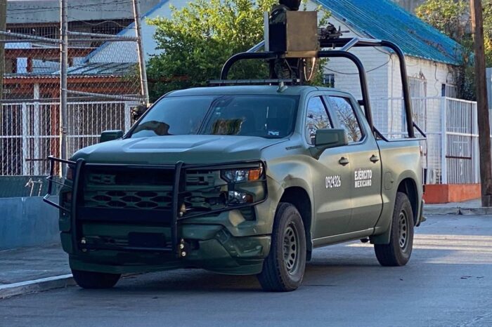 Militares provocan otro choque al ignorar señal de alto en zona centro