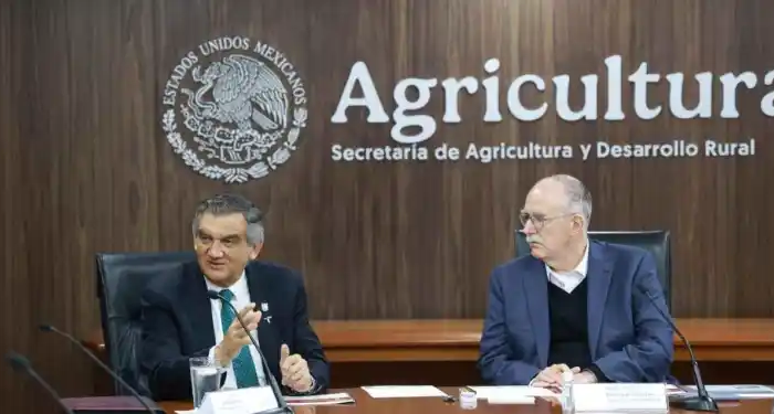 Gestiona Américo apoyos para la agricultura y los productores del estado