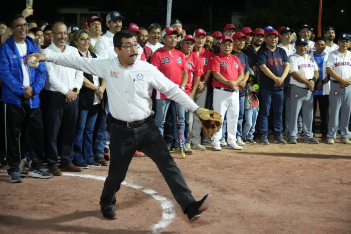 Rector de la UAT inaugura torneos deportivos para docentes y empleados universitarios