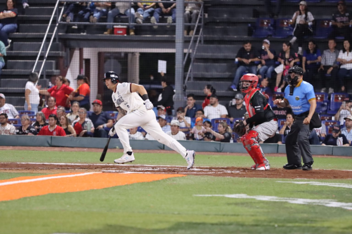 Consigue Tecos segunda serie del año al superar 8-4 a Durango 