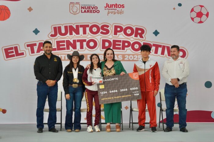 ENTREGAN APOYOS A DEPORTISTAS DE NUEVO LAREDO