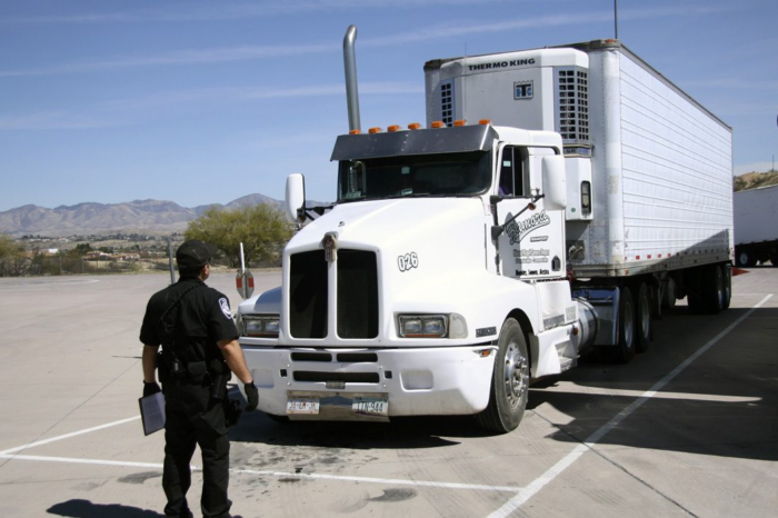 Pierden visa casi 100 traileros de Nuevo Laredo por hacer cabotaje en EU