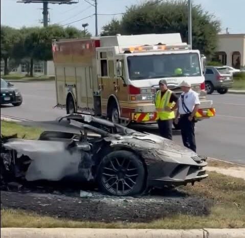 DETENIDO CONDUCTOR DEL LAMBORGHINI QUE SE PARTIÓ EN DOS EN LAREDO